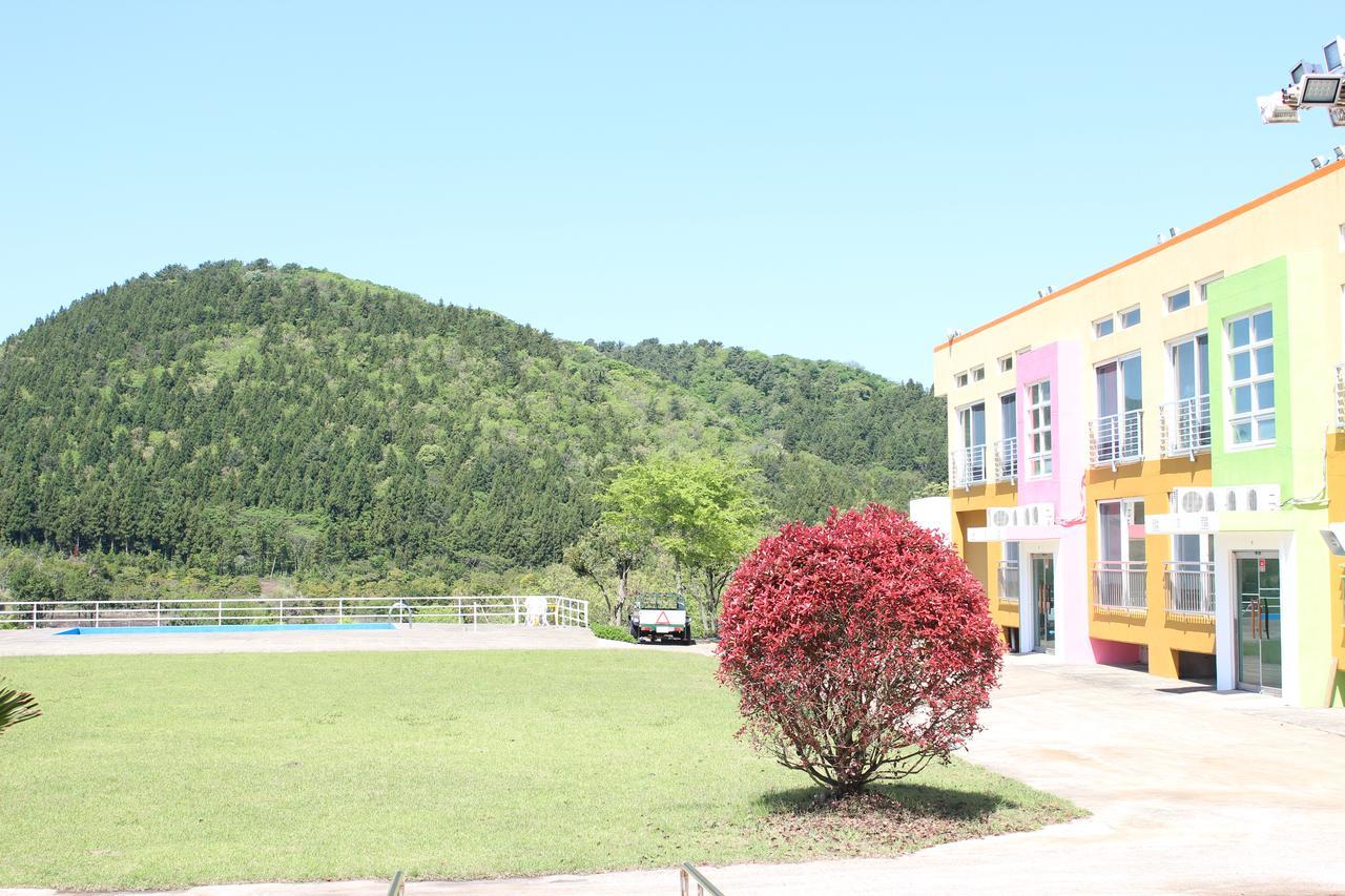 Geomunoreum Hostel Jeju Exterior foto
